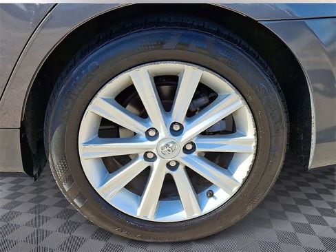 Used 2014 Toyota Camry XLE image 8