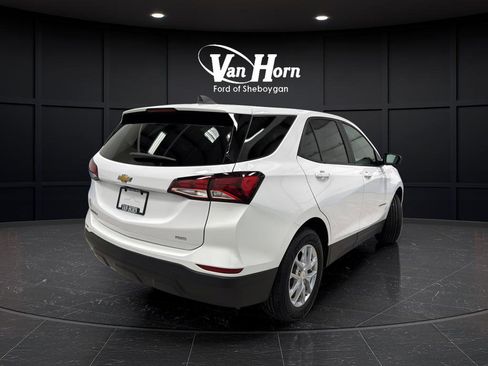 Used 2023 Chevrolet Equinox LS w/ LS Convenience Package AWD/4WD image 7