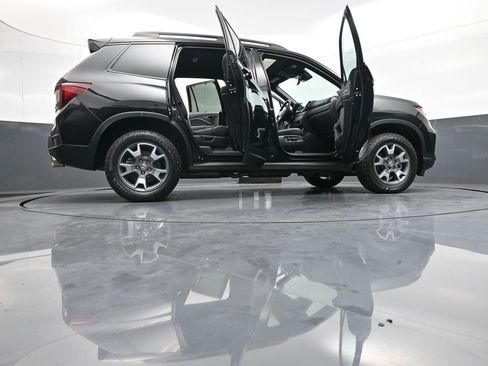 Certified 2022 Honda Passport TrailSport image 48