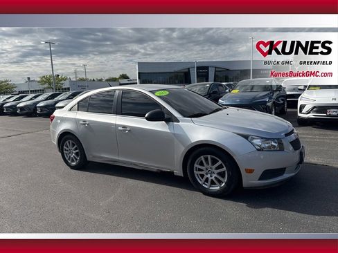 Used 2012 Chevrolet Cruze LS FWD image 3
