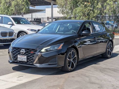 Used 2023 Nissan Altima 2.5 SR FWD image 2