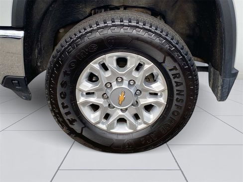 Used 2024 Chevrolet Silverado 2500 LT image 19