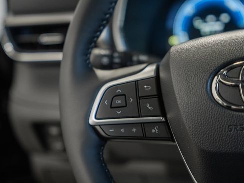 New 2026 Toyota Highlander Platinum image 32