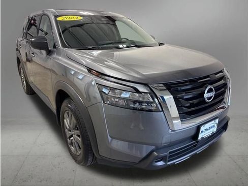 Used 2024 Nissan Pathfinder S AWD/4WD image 8