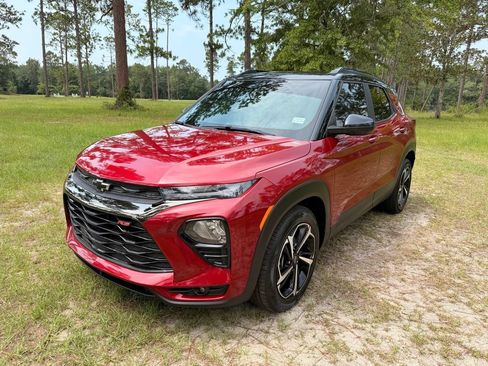 Used 2021 Chevrolet TrailBlazer RS w/ Technology Package FWD image 1
