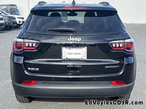 Used 2018 Jeep Compass Sport w/ Tech Group image 4