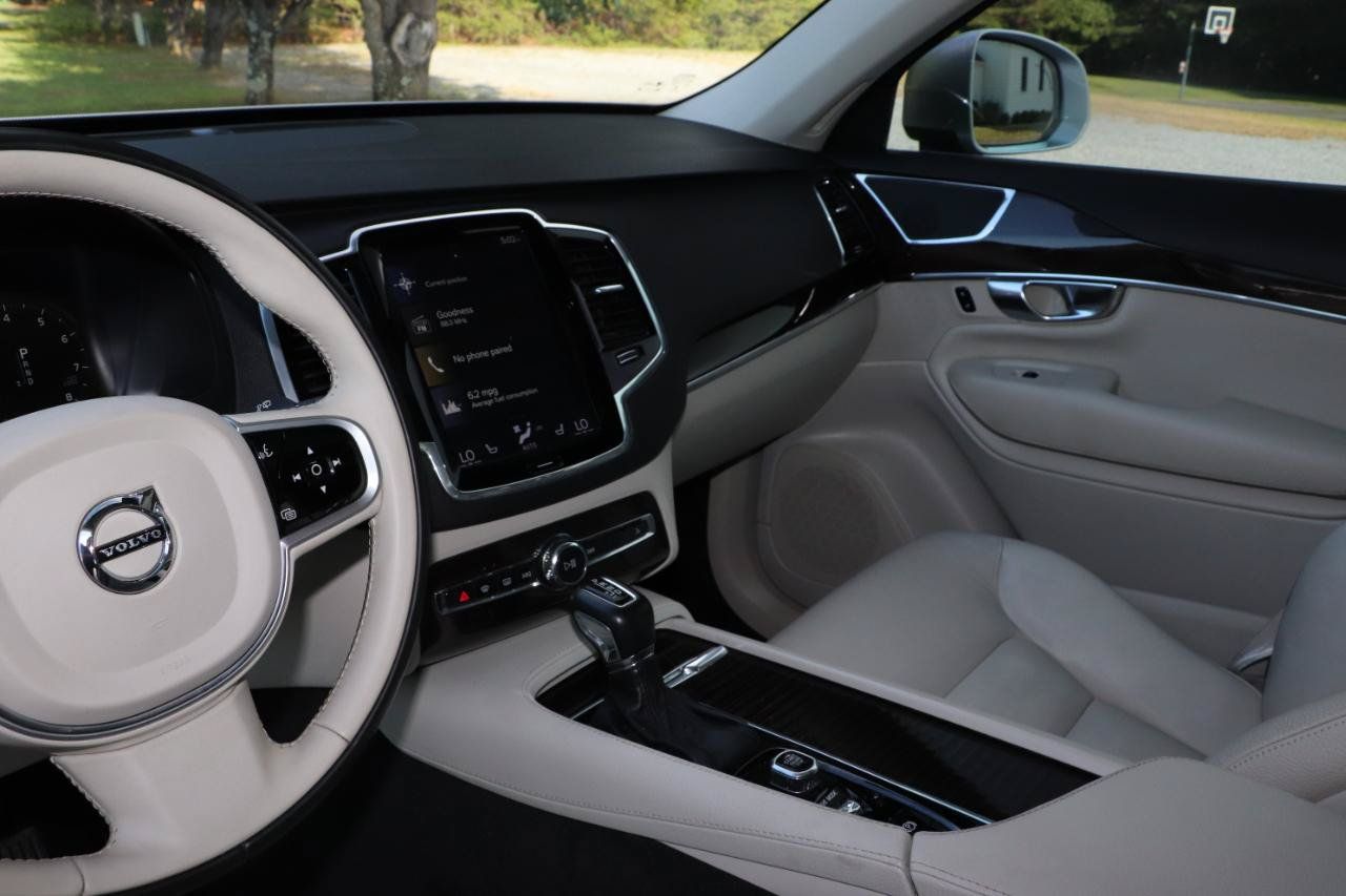 Used 2018 Volvo XC90 T6 Momentum w/ Convenience Package AWD/4WD image 13