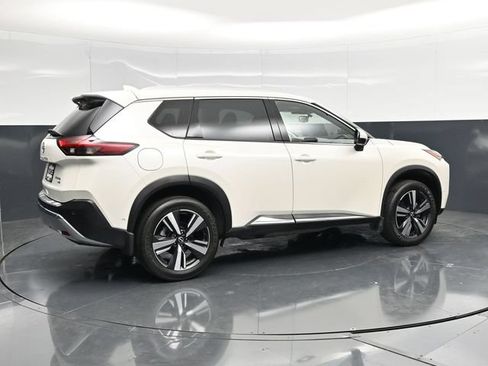 Used 2023 Nissan Rogue Platinum AWD/4WD image 2