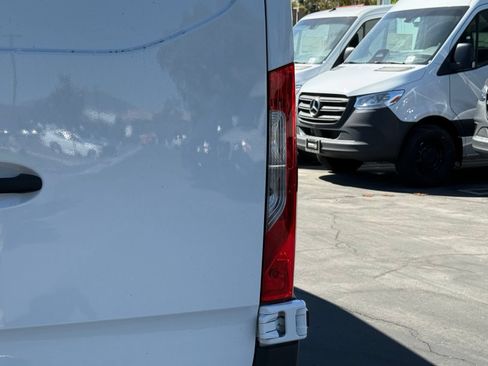 New 2025 Mercedes-Benz eSprinter 170 Cargo image 11