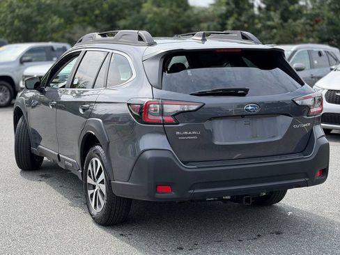 Used 2025 Subaru Outback Premium AWD/4WD image 3