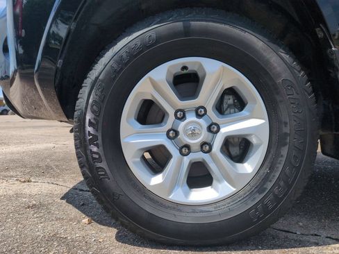 Used 2023 Toyota 4Runner SR5 AWD/4WD image 12