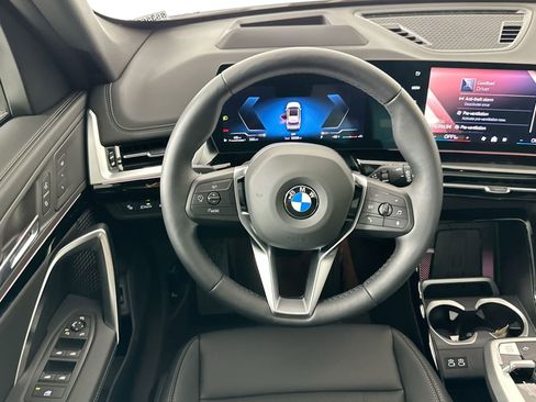 Used 2025 BMW X1 xDrive28i w/ Technology Package image 21