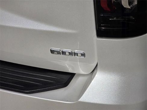 Used 2021 Cadillac Escalade Luxury image 8