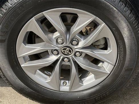 Certified 2021 Toyota Sienna LE image 8