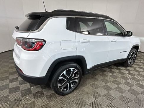 Used 2023 Jeep Compass Limited AWD/4WD image 3