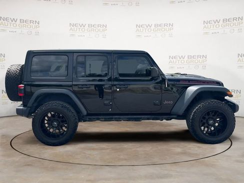 Used 2018 Jeep Wrangler Unlimited Rubicon w/ Safety Group AWD/4WD image 6