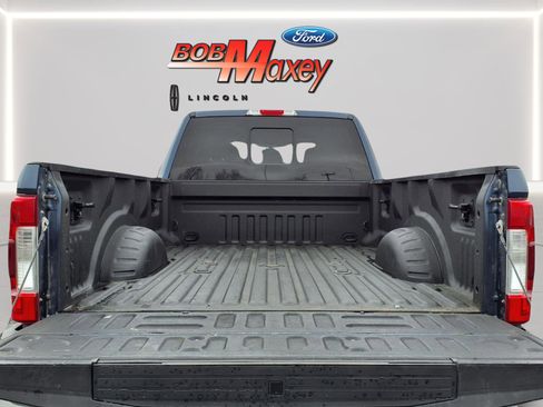 Used 2018 Ford F350 XLT w/ XLT Premium Package AWD/4WD image 9