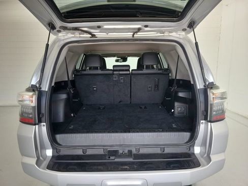 Used 2023 Toyota 4Runner SR5 Premium w/ Moonroof Package RWD image 9