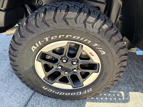 Used 2022 Jeep Wrangler Unlimited Rubicon w/ LED Lighting Group image 20