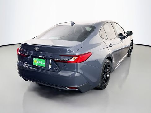 Used 2025 Toyota Camry SE w/ Convenience Package FWD image 10