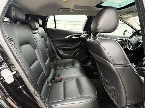 Used 2017 INFINITI QX30 Premium w/ Cargo Package AWD/4WD image 18