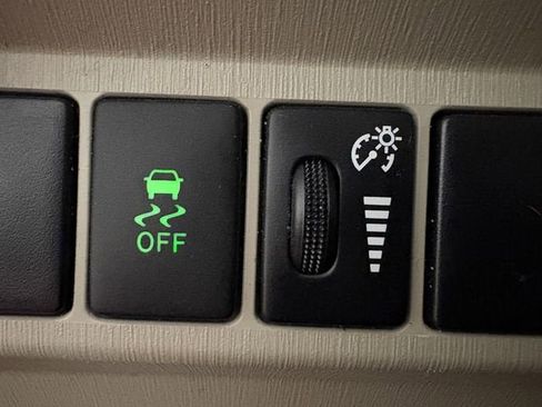 Used 2015 Toyota Prius V Five FWD image 7