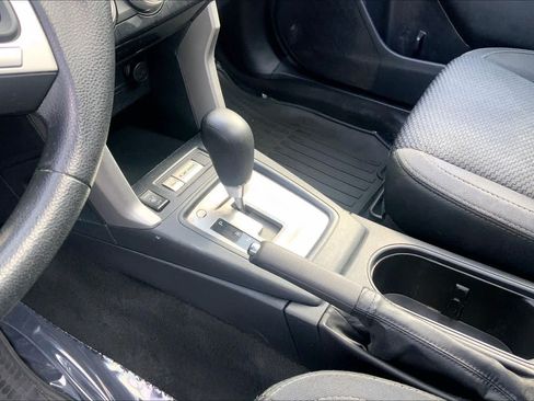 Used 2018 Subaru Forester 2.5i Premium w/ All-Weather Package AWD/4WD image 17