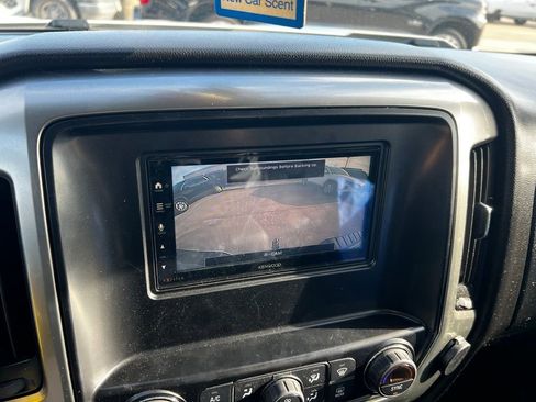 Used 2018 Chevrolet Silverado 1500 LT w/ Texas Edition image 15