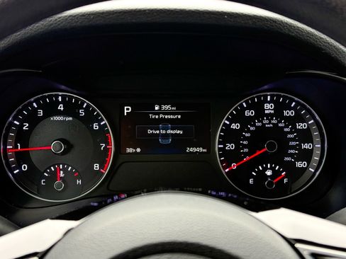 Certified 2023 Kia Forte LXS w/ LXS Technology Package image 23