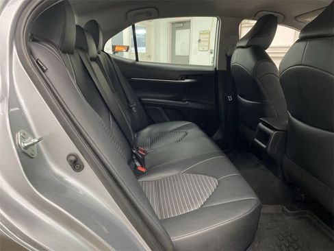 Used 2024 Toyota Camry SE image 18