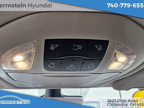 Used 2023 Chrysler Pacifica Touring-L image 20
