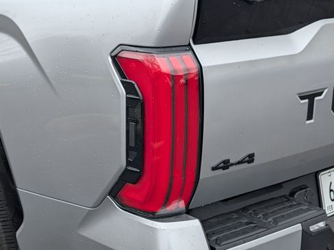 Used 2024 Toyota Tundra Platinum AWD/4WD image 16