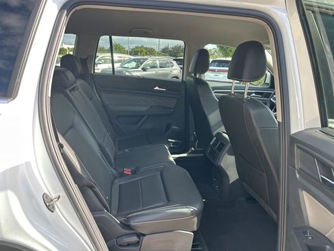 Certified 2023 Volkswagen Atlas SE image 37