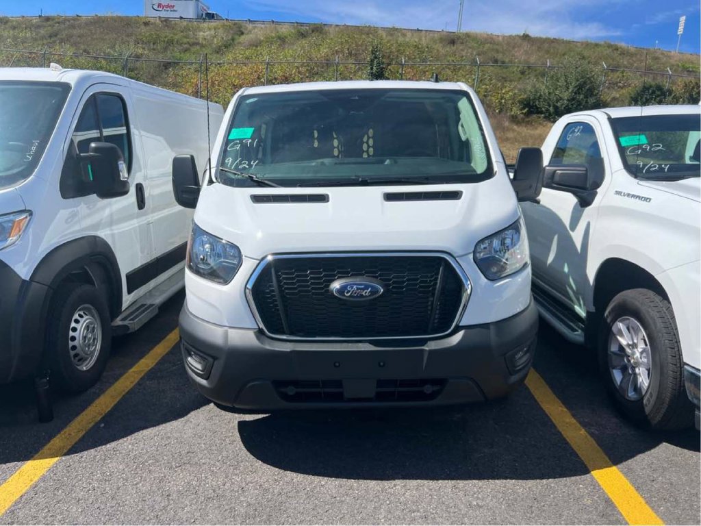 Used 2025 Ford Transit 250 Low Roof w/ Exterior Upgrade Package RWD image 2
