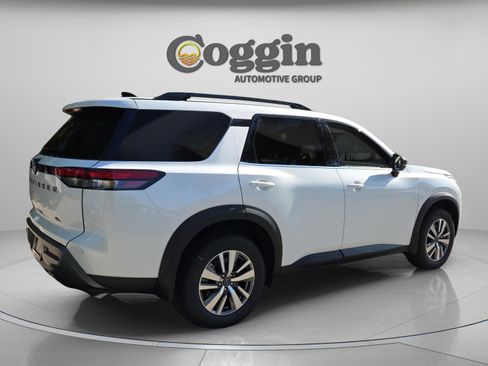 New 2026 Nissan Pathfinder SL FWD image 5