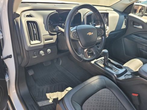 Used 2021 Chevrolet Colorado Z71 AWD/4WD image 9