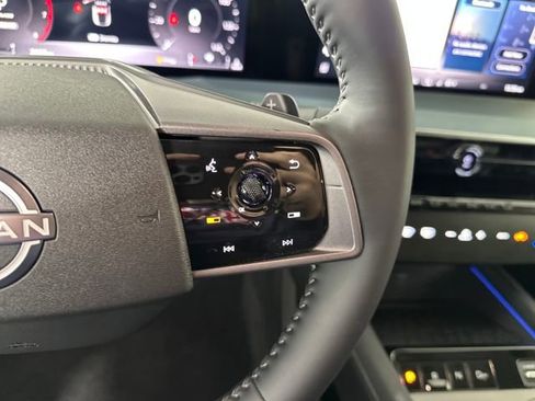 Certified 2025 Nissan Murano SL image 16