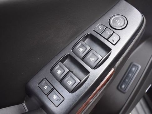 Used 2015 GMC Yukon SLT AWD/4WD image 25