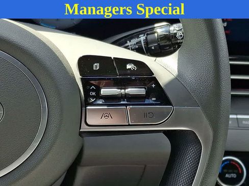Used 2024 Hyundai Elantra SEL FWD image 20