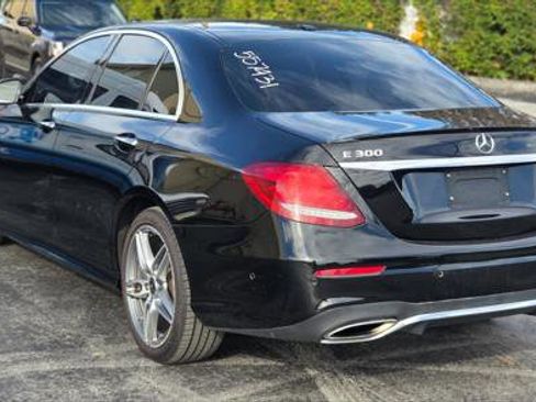 Used 2019 Mercedes-Benz E 300 image 4