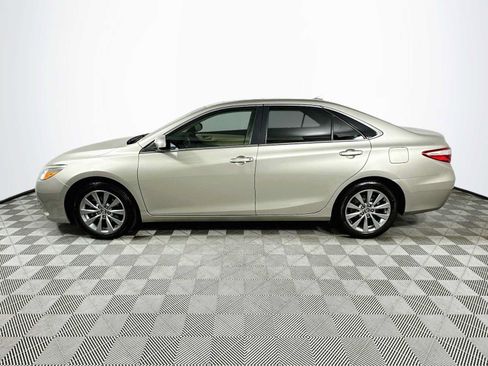 Used 2017 Toyota Camry XLE FWD image 4