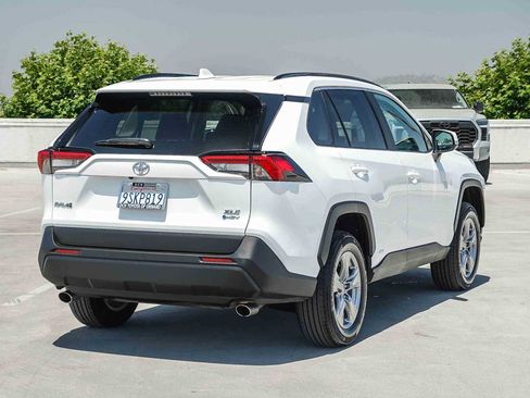 Certified 2025 Toyota RAV4 XLE AWD/4WD image 6