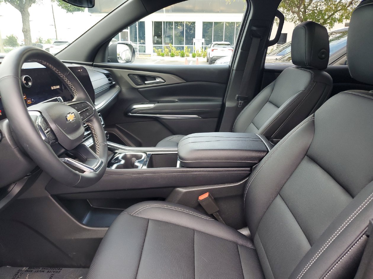 Used 2026 Chevrolet Traverse LT FWD image 17