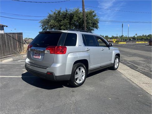 Used 2012 GMC Terrain SLE w/ Convenience Package FWD image 3