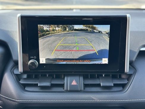 Used 2025 Toyota RAV4 XLE image 36