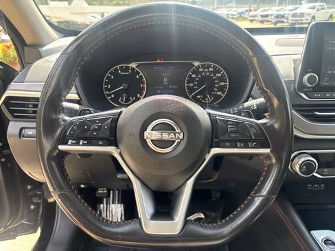 Used 2024 Nissan Altima 2.5 SR FWD image 29