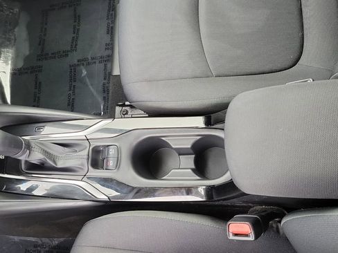 Used 2022 Toyota Corolla LE image 18