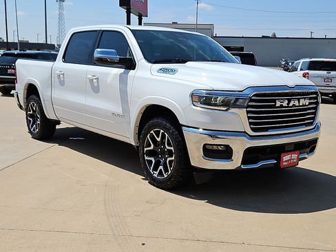 Used 2025 RAM 1500 Laramie image 4