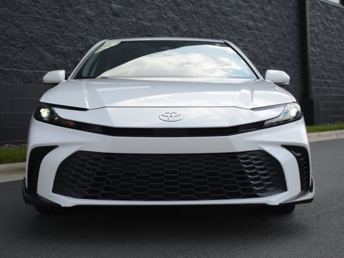 Used 2025 Toyota Camry SE FWD image 10