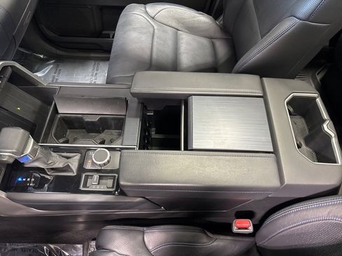 Used 2022 Toyota Tundra Platinum image 27